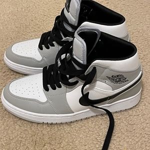 Jordan 1 Cool Grey Mens 7 or Women 8.5